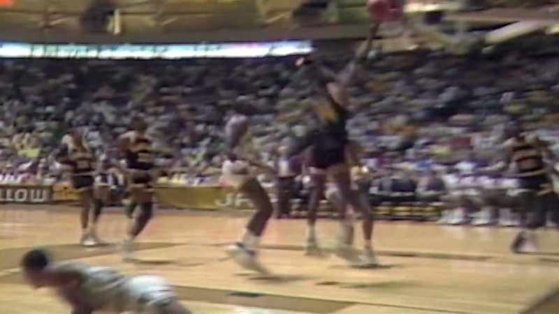 Nice move by Lenny Bias! And gets the score and it