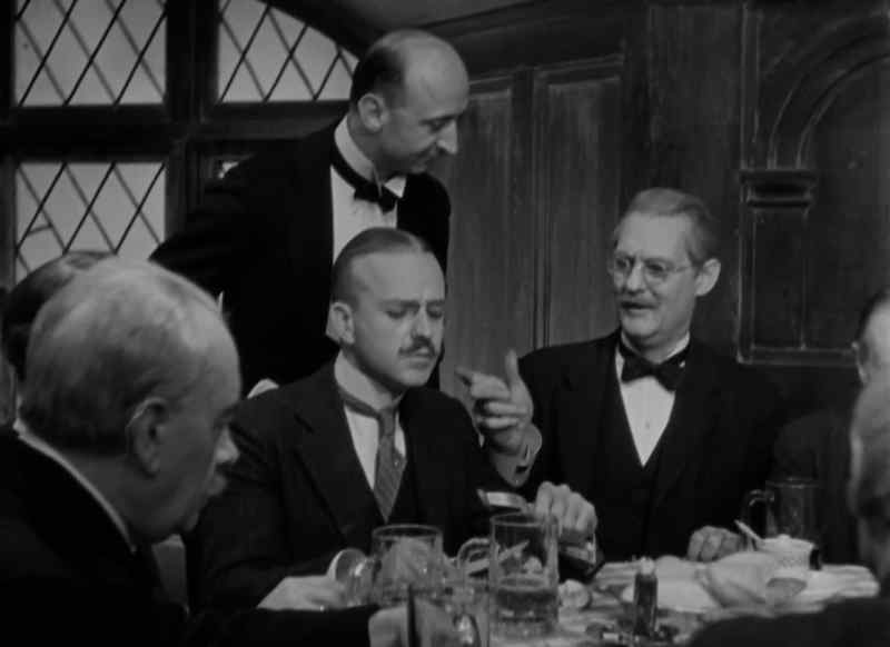 Nine beers, please. - None for me, please