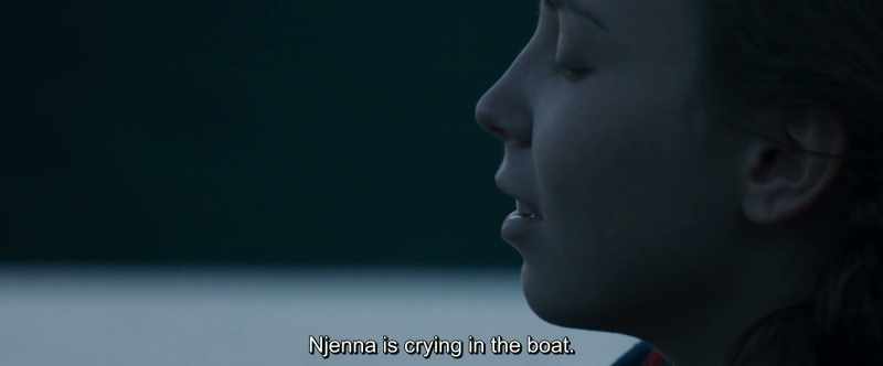 Njenna plânge în barcã