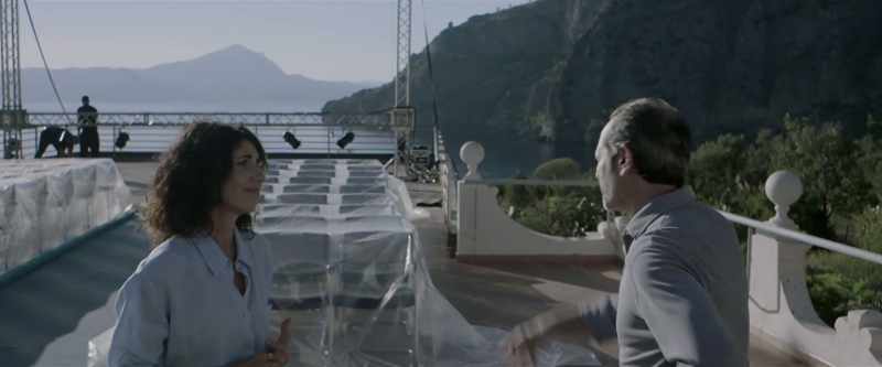 No, dai, restiamo qui... è bellissimo