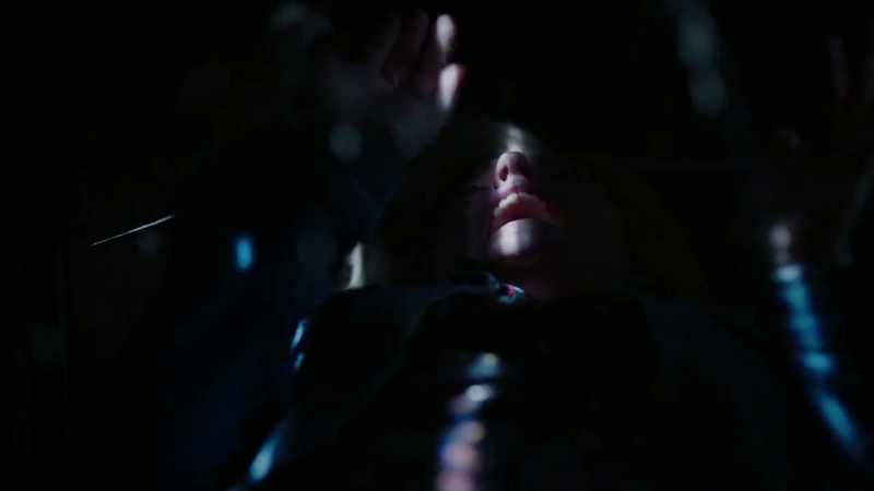 No! Help! No! [grunts]