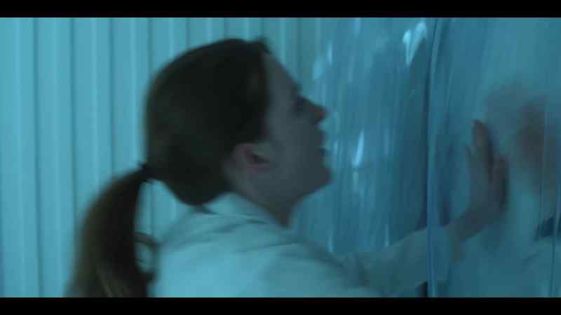 No, hey! Come on, open up!