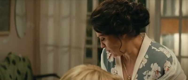 No, I don't remember. -She had black, curly hair