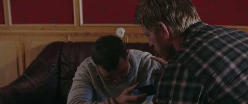 No, I saw... I saw Sean... - Just lay back