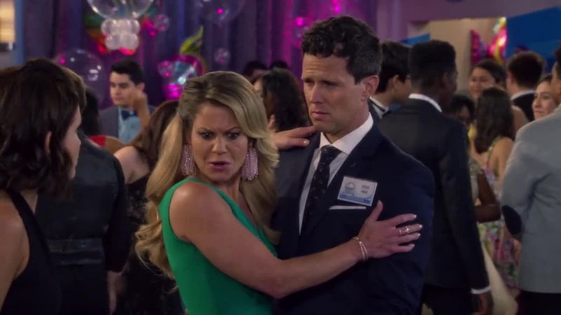 No kissing on the dance floor