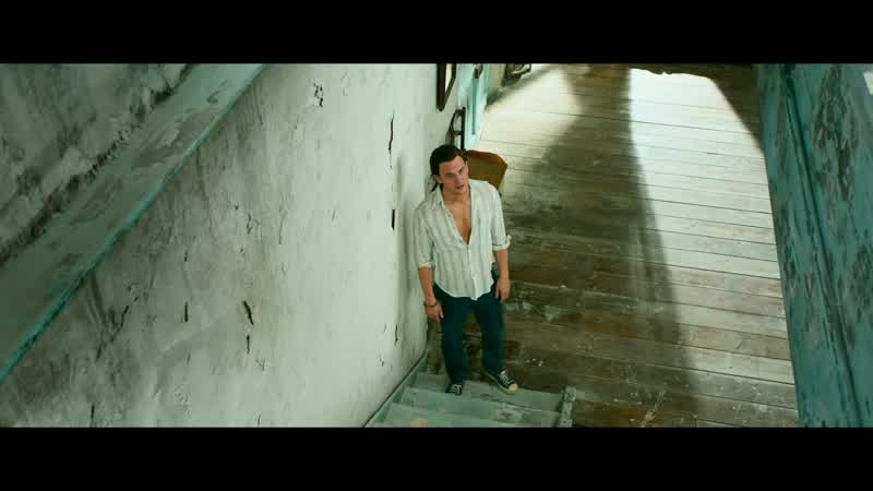 �� No more ♪ Carefree laughter Silence Ever after ♪ Walking through an empty house ♪ Tears in my eyes ♪ Here is where the story ends ♪ This is good-bye