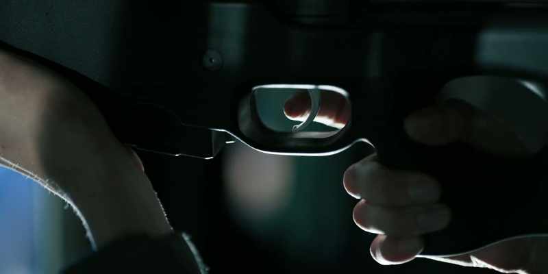 No shot! - All right. Don't shoot. Don't shoot