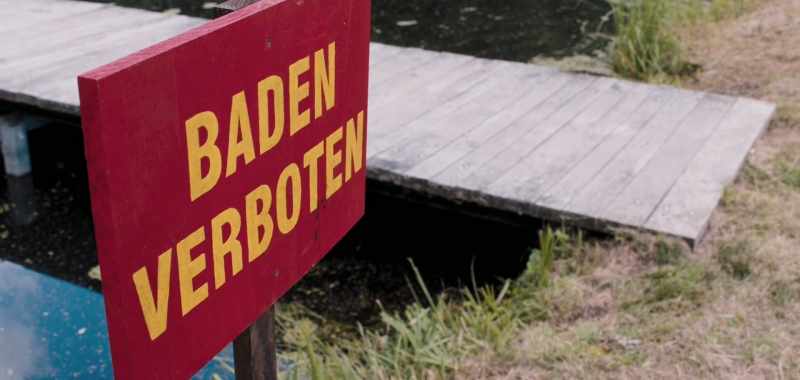 NO SWIMMING