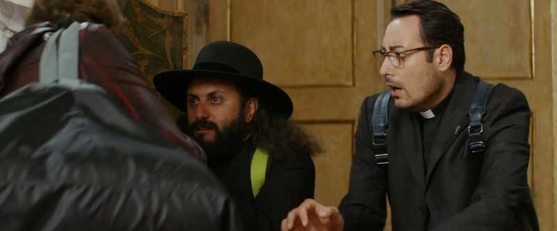 Non odorate ! Fermi. Ragazzi, non toccate niente