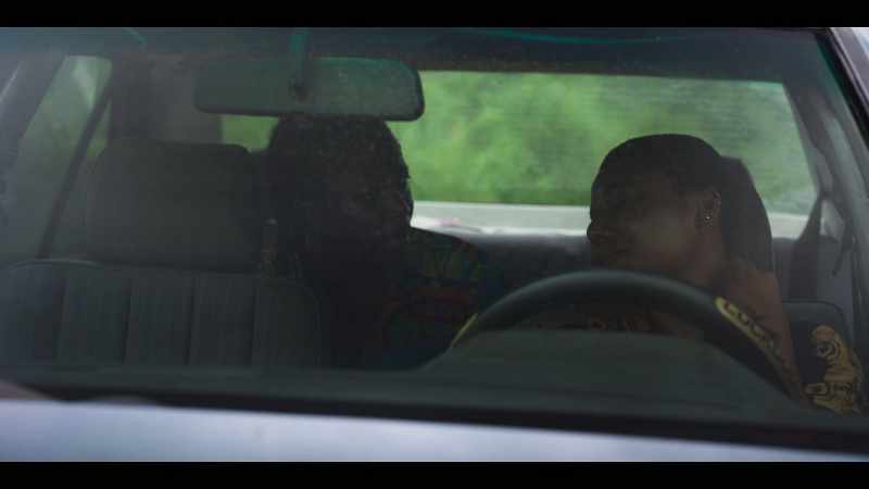 Nos dio su coche…
