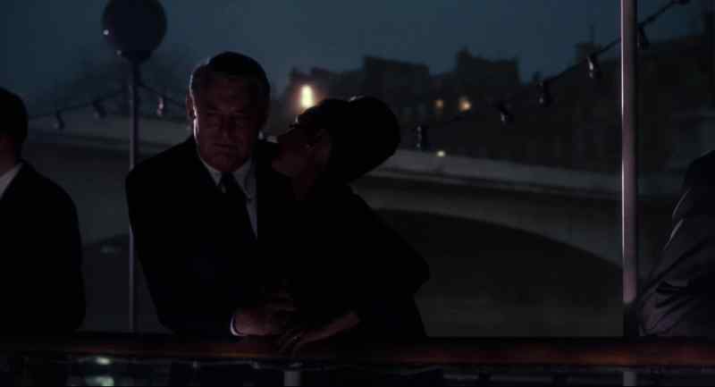 Not allowed to kiss back, huh? - Oh, no