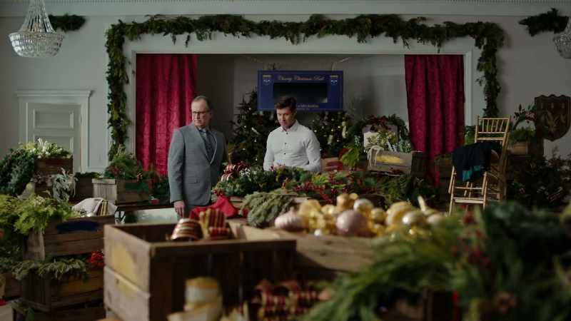 Now do you want to unwrap the decorations