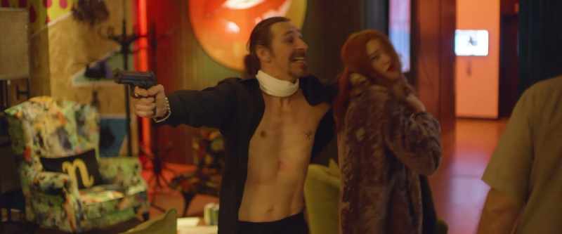 Now you hurry up, you hurry up, you put your hands up