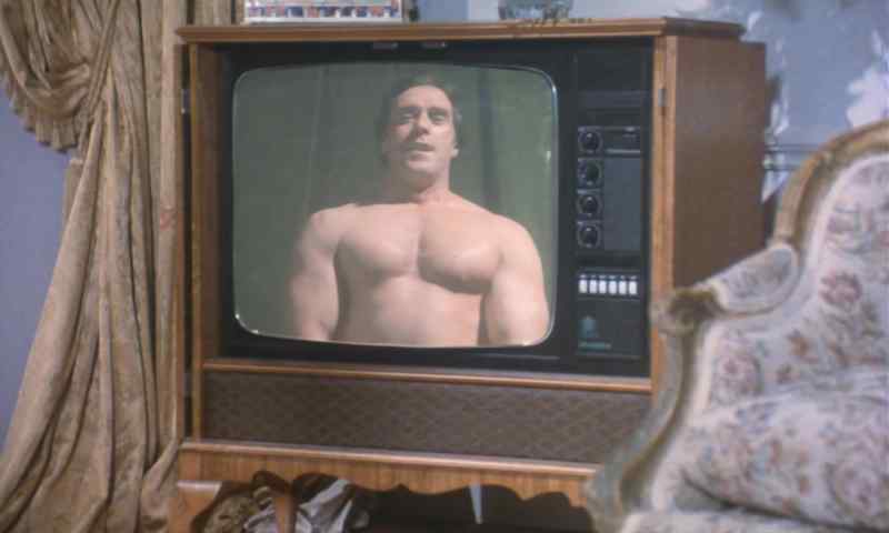 Now it's time for your afternoon bodybuilding session with Harry Hernia