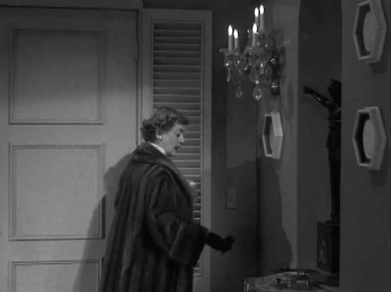 Now, shall we have a little nightcap before we go to bed?