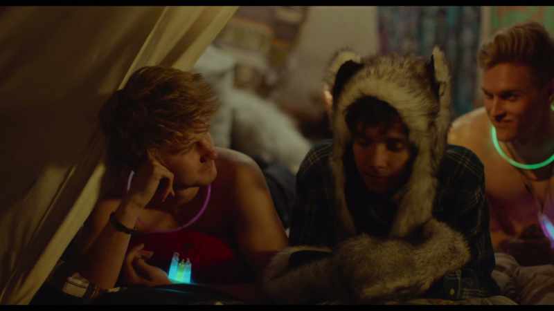Now, would you mind leaving so we could, you know, hook up?