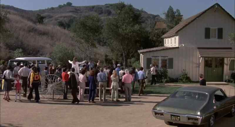 Now, if you would please form a circle around the enclosure