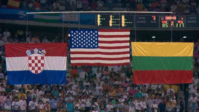 �� O say, does that star-spangled banner... ♪