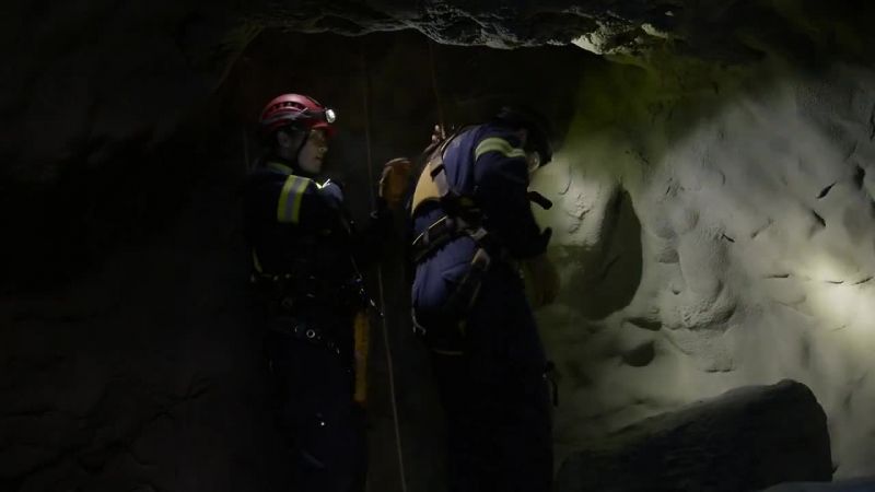 Off belay. - Bishop, they're in there