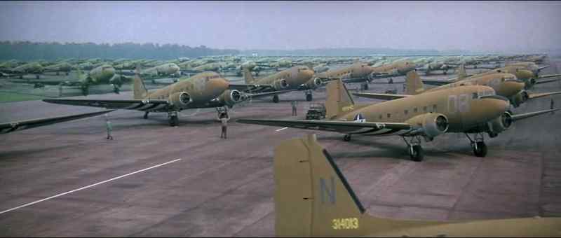 OFFlCER: All right, get that goddamn fleet out of here!