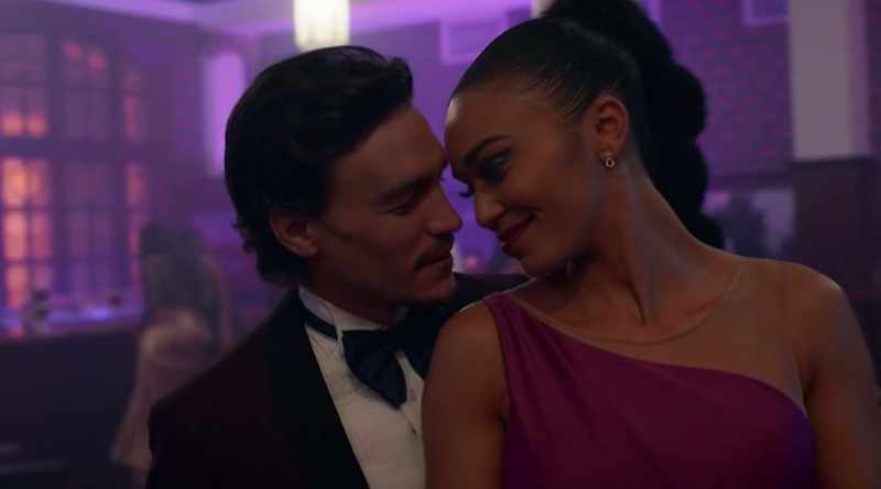 �� Oh, baby, call me later ♪