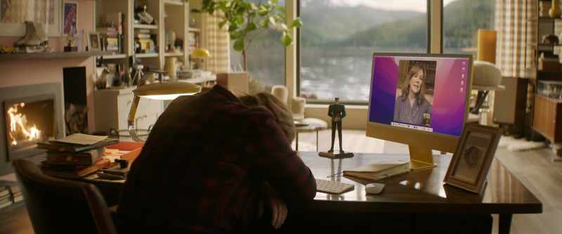 Oh, God. - I'm reading this thing