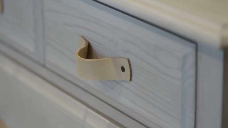 Oh, my gosh. I love these leather pulls
