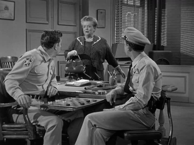 OH, HI, AUNT BEE