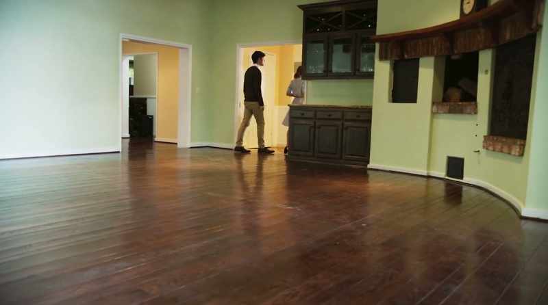 Oh, holy shit, this kitchen!