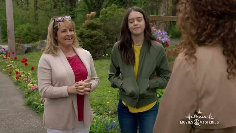 Oh, I know who Ms. Ellis is. [laughs]