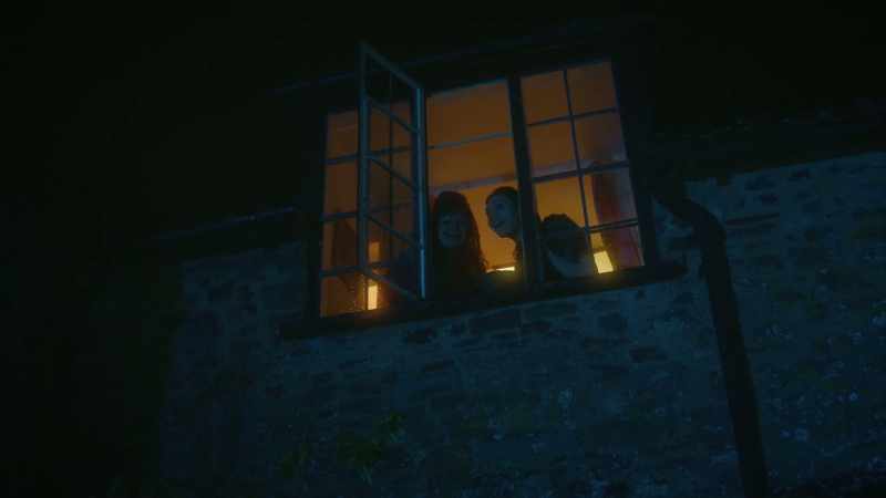 Oh, sister. [laughs] - Open the door!