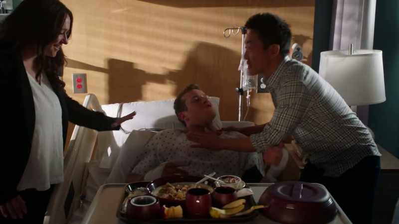 Oh, sorry. - Aw. Ooh, ooh! No. (laughs)