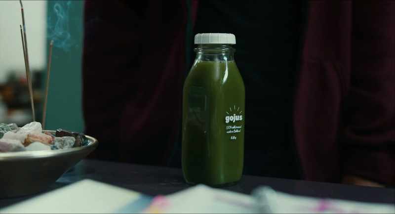 Oh, is that a green juice? - Is it? Oh. Oh, yeah