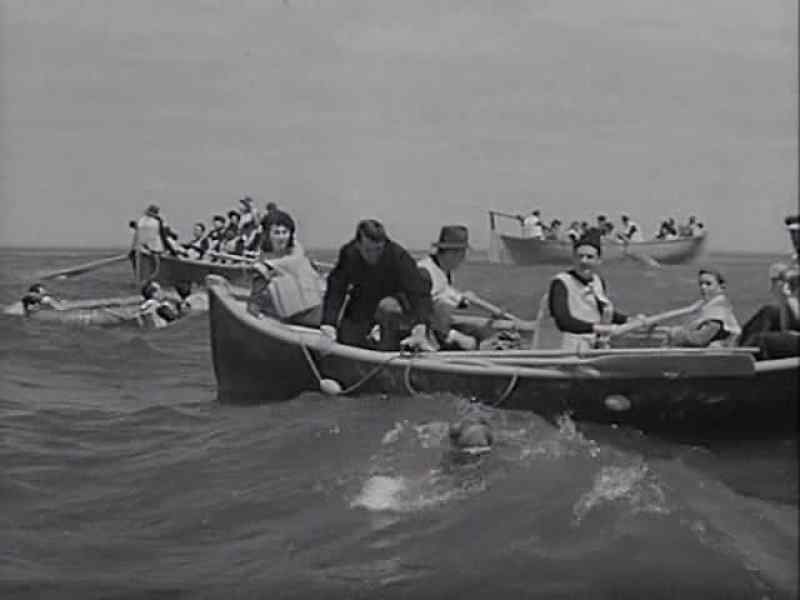 O'Hara! Never mind your jewels! Get back in the boat!