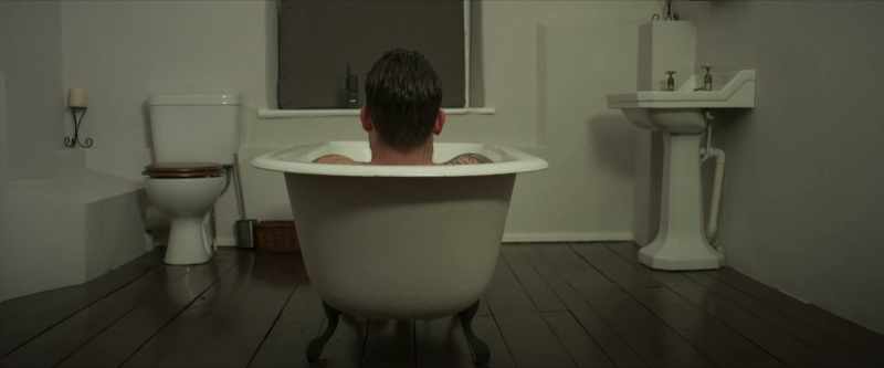 Oi, Bollocks! You got my razor?