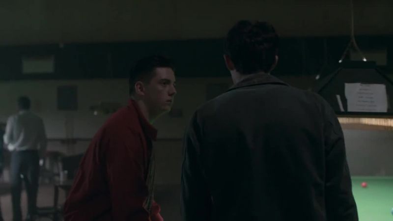 Oi, mate, you know if a boy called Chris comes in here?
