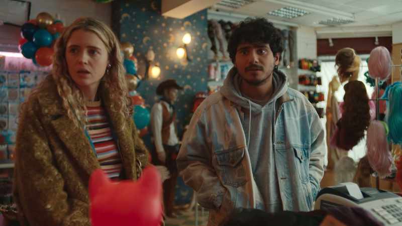 Oi! You can't spend your shift chatting with your mates