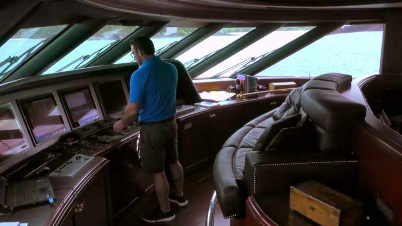 Okay, foredeck, you can start taking up on that anchor