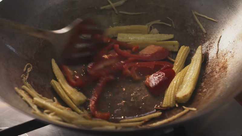 Okay, I'm just throwing the peppers in the middle