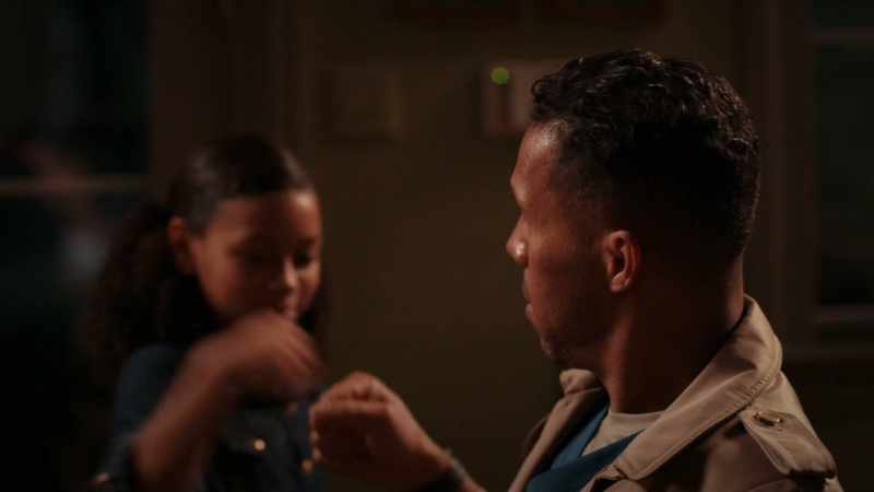 Okay, love you, daddy. -Love you too. Hey!