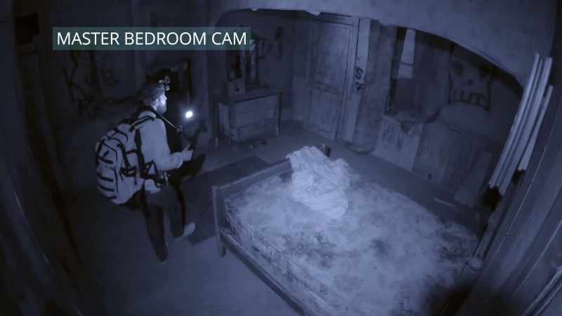 Okay, this room has two separate reports of the same ghost