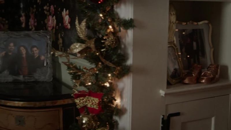 �� Old Mr. Kringle is soon gonna jingle ♪