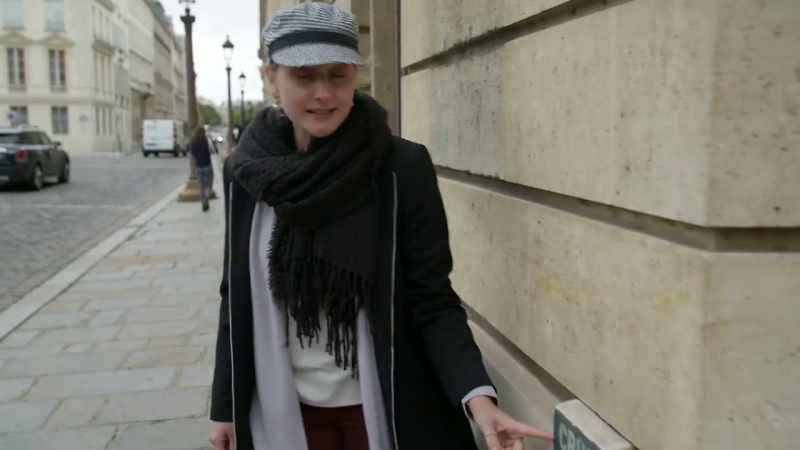 On the corner of the assemblée nationale