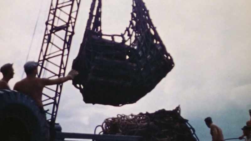 On the first day, 107,000 tons come ashore