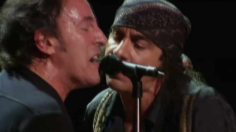 �� Once I spent my time Playing tough-guy scenes ♪