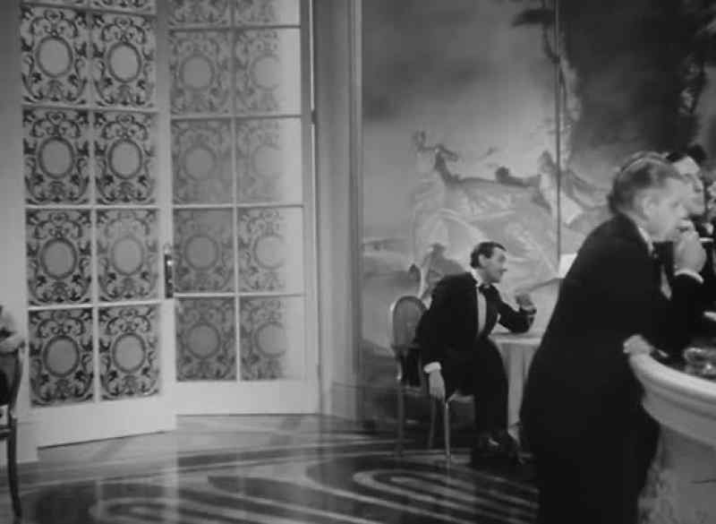 One, two, three women a night! - Six martinis dry