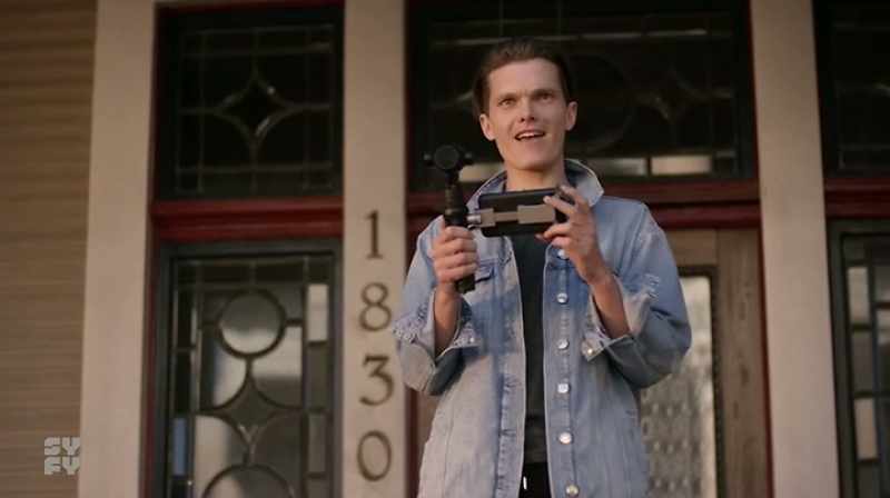 Ooh, Addison! Me-ow!