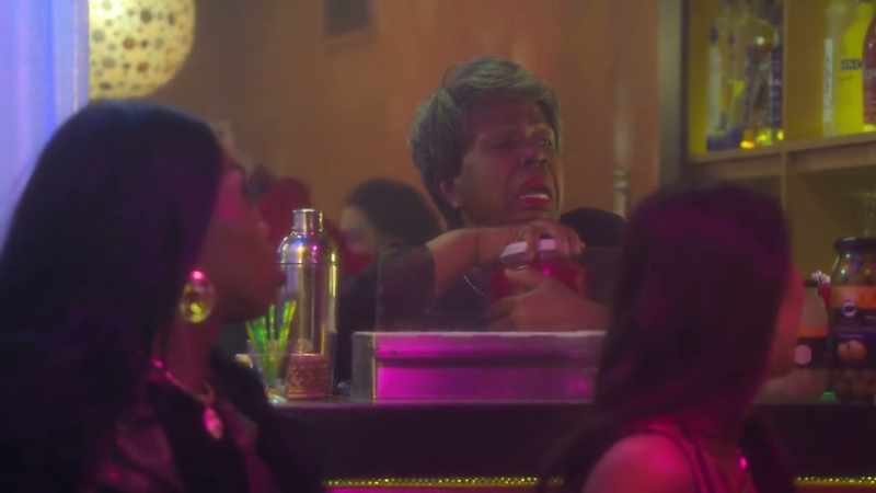 Ooh, Darrell, run over there and help Mama with those cherries