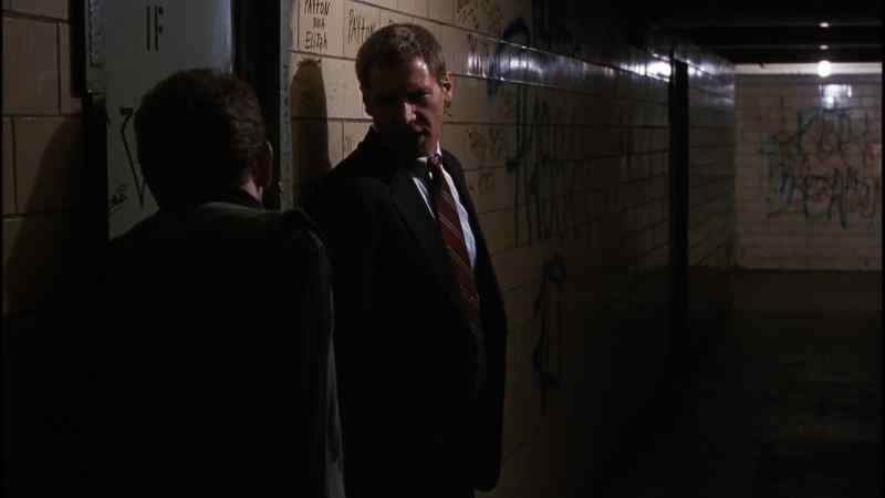Open up, Leon! It's the police!