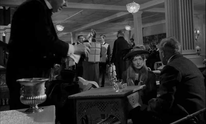 ��♪ [Orchestra Continues] - [Cork Pops]
